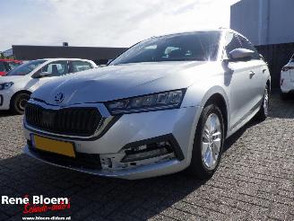 Damaged car Skoda Octavia 1.0 TSI Combi Business 110pk Edition 2021/9