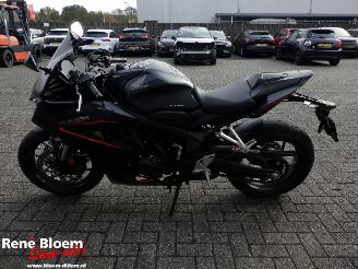 Honda  CBR 650R picture 2