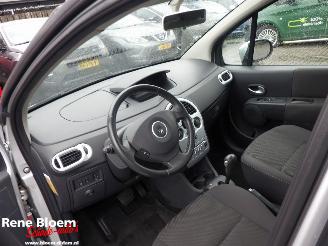 Renault Modus 1.6-16V Night & Day 111pk Automaat picture 15