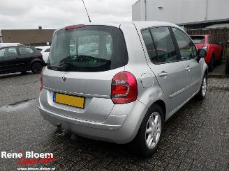 skadebil auto Renault Modus 1.6-16V Night & Day 111pk Automaat 2011/12