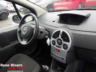 Renault Modus 1.6-16V Night & Day 111pk Automaat picture 11