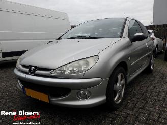krockskadad bil auto Peugeot 206 1.4 16V XS Pack Airco 2004/4