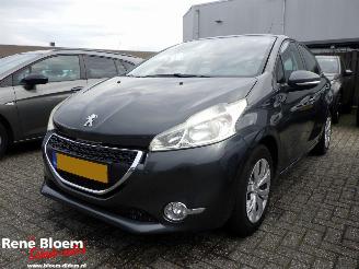 skadebil auto Peugeot 208 1.2 VTi Blue Lease Airco 5drs 2012/11
