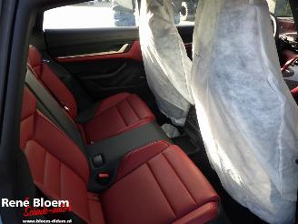Porsche Taycan 4 Cross Turismo picture 12