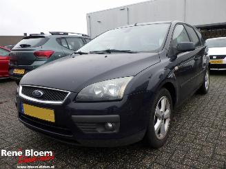 Unfallwagen Ford Focus Wagon 1.6-16V Futura 2006/7