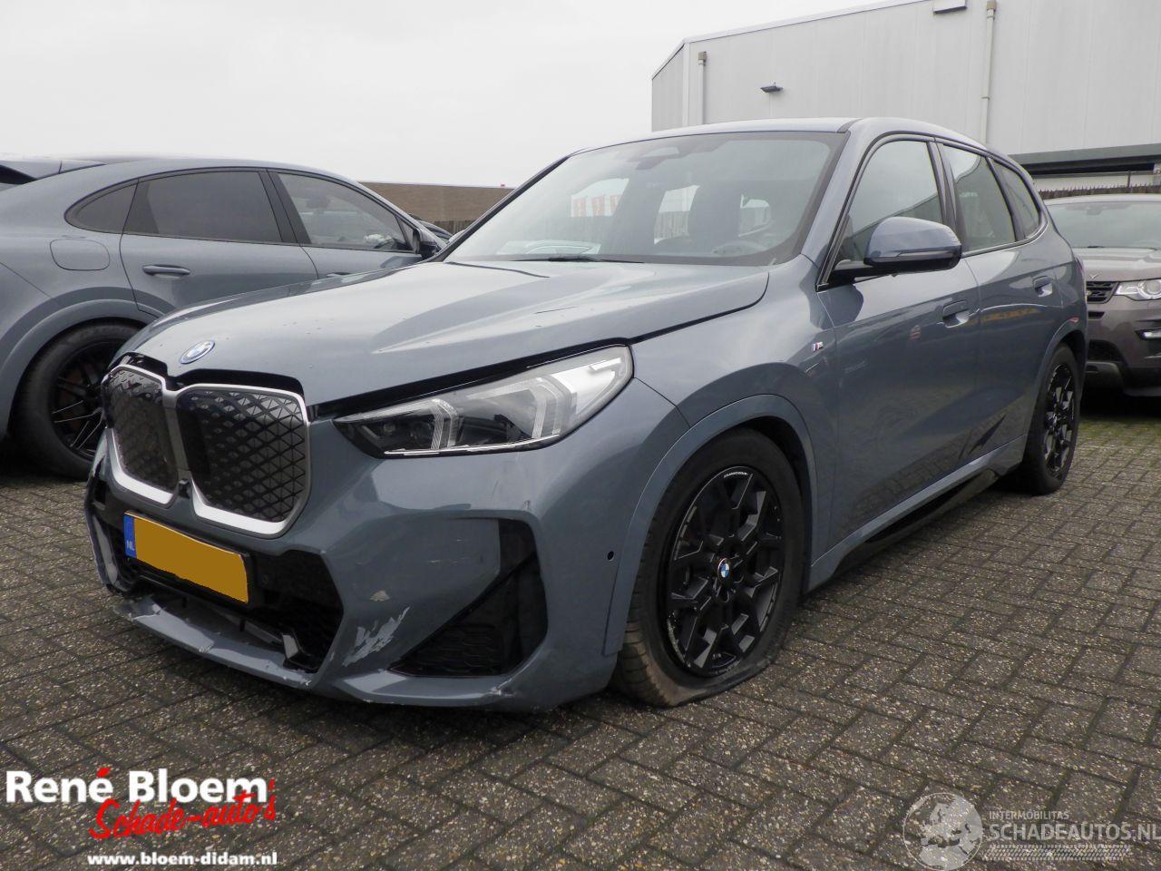 BMW iX1 eDrive20 67kWh 204pk M-pakket Automaat