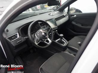 Renault Clio 1.0 TCE Intens 5drs Navi picture 12