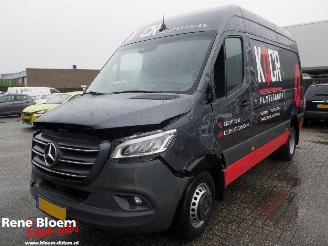 krockskadad bil bedrijf Mercedes Sprinter 319 1.9 CDI L2H2 190pk Dubbel Lucht Automaat 2023/10