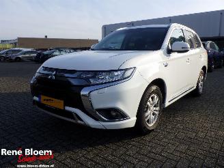 skadebil auto Mitsubishi Outlander 2.4 PHEV Pure  Aut Navi 2020/11