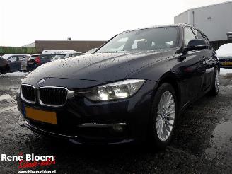 krockskadad bil auto BMW 3-serie 318i High Executive Touring Navi 2017/6