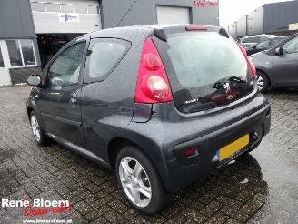 Peugeot 107 1.0-12V XS picture 2