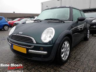 krockskadad bil auto Mini Cooper 1.6 One Salt Airco 2003/1