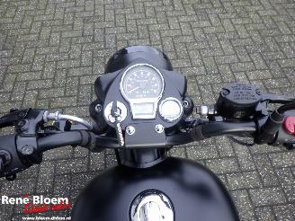 Royal Enfield  Classic 350 picture 10