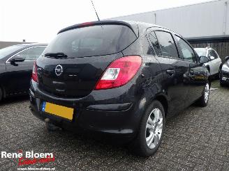  Opel Corsa 1.4-16V Design Edition 2013/3