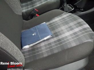 Peugeot 108 1.0 e-VTi Style picture 12