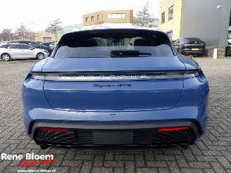 Porsche Taycan GTS Sport Turismo picture 3