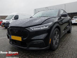skadebil auto Ford Mustang Mach-E RWD 75kWh 269pk 2022/9