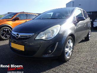 krockskadad bil auto Opel Corsa 1.4-16V 5drs Airco 2011/6