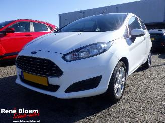 uszkodzony samochody osobowe Ford Fiesta 1.25 Airco 2013/5