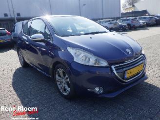 Peugeot 208 1.4 VTi Allure 5drs picture 5