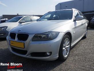 krockskadad bil auto BMW 3-serie 318i Automaat 143pk 2010/4