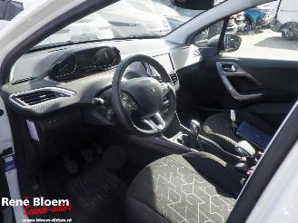 Peugeot 2008 1.2 PureTech Style Airco picture 13