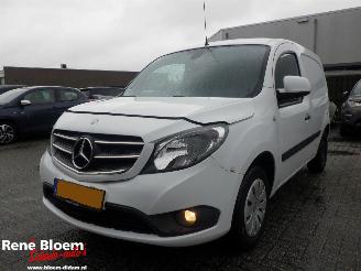 krockskadad bil bedrijf Mercedes Citan 109 CDI BlueEfficiency Airco 90pk 2019/9