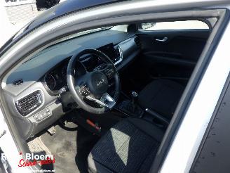 Kia Stonic 1.0 T-GDI MHEV Dynamic picture 13