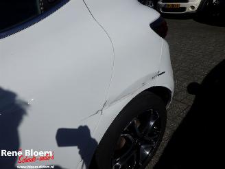 Renault Clio 0.9 Tce Intens 5drs Navi picture 10