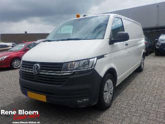 krockskadad bil bedrijf Volkswagen Transporter 2.0 TDI L2H1 Highline 150pk 2024/3