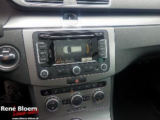 Volkswagen Passat 1.6 TDI R-Line Blue Motion 105pk picture 14