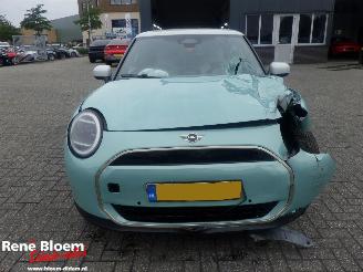 Mini Cooper E Favoured M 40.7 kWh picture 3