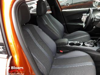 Peugeot 2008 1.2 PureTech Allure Automaat picture 9