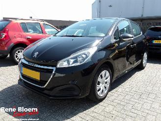 skadebil auto Peugeot 208 1.2 PureTech Active 2016/10