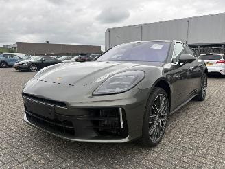 krockskadad bil auto Porsche Panamera 4 E-Hybrid Full Option Rechtslenker 2026/7