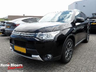 Vaurioauto  passenger cars Mitsubishi Outlander 2.0 PHEV Limited Edition X-Line 2015/6
