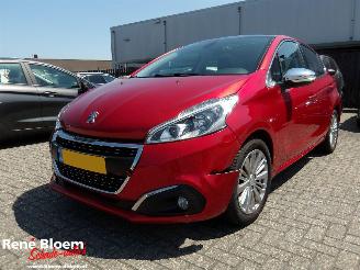 Auto incidentate Peugeot 208 1.2 Puretech Allure 110pk 2018/11