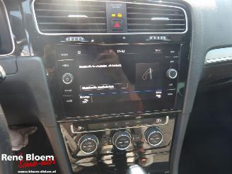Volkswagen Golf 1.6 TDI Highline R-Line Automaat picture 22