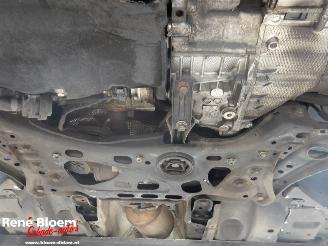 Volkswagen Golf 1.6 TDI Highline R-Line Automaat picture 14
