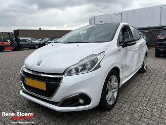 skadebil auto Peugeot 208 1.2 PureTech Signature 5drs 2019/1