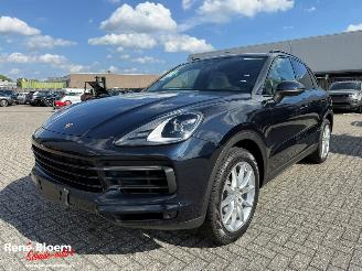 krockskadad bil auto Porsche Cayenne 3.0 Sport chrono 340pk 2026/9