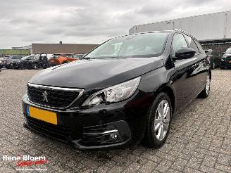 škoda osobní automobily Peugeot 308 1.2 Puretech Executive 2019/1