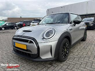 krockskadad bil auto Mini Electric Camden Edition 33kWh 2024/2