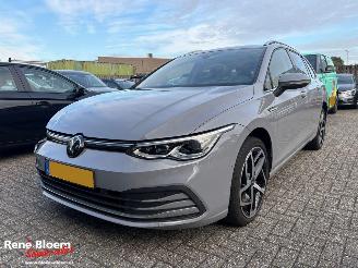damaged passenger cars Volkswagen Golf 1.5 eTSI Style Automaat 150pk 2023/1