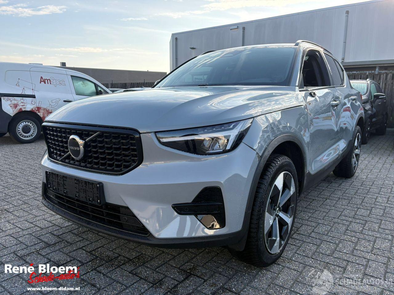 Volvo XC40 2.0 B4 Plus Dark Automaat 197pk