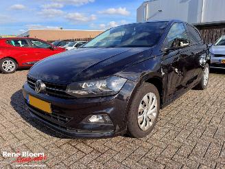 krockskadad bil auto Volkswagen Polo 1.6 TDI Comfortline Business Navi 5-drs 2018/6