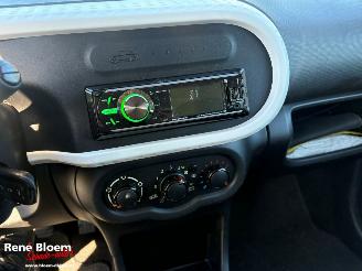 Renault Twingo 1.0 SCE Authentique 5drs picture 15