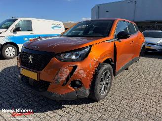 Vaurioauto  passenger cars Peugeot 2008 1.2 Pure Terch Active Pack 2022/4