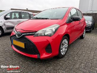 krockskadad bil auto Toyota Yaris 1.0 VVT-i Trend 2014/10