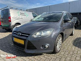 uszkodzony samochody osobowe Ford Focus 1.6 EcoBoost Titanium Navi 2014/5